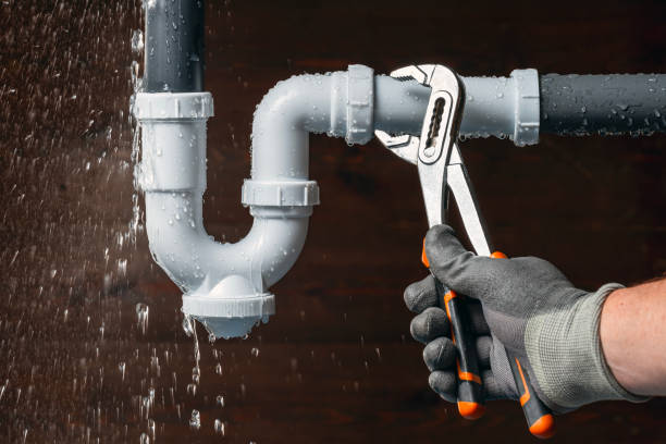 Professional Drain Cleaning technician working in Deanville, TX